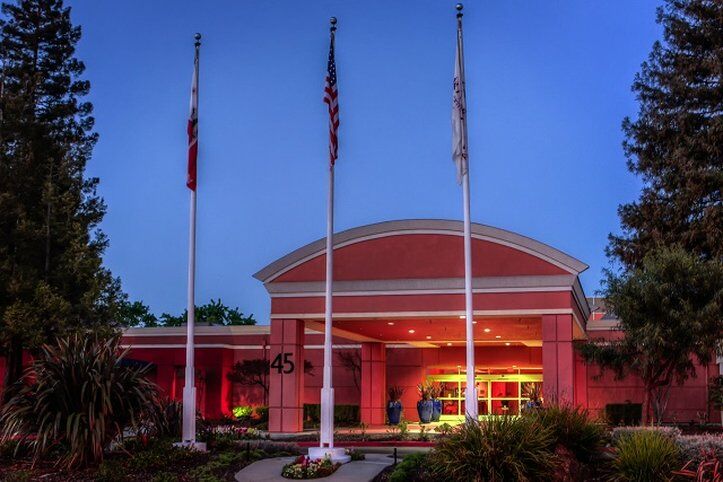 Concord Plaza Hotel Exterior photo